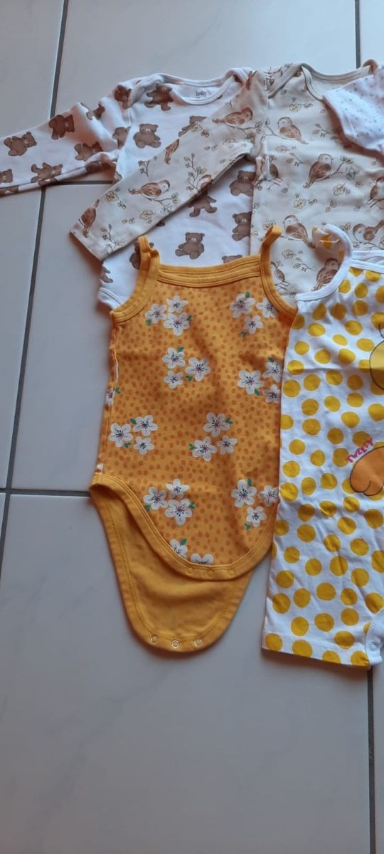 Lotti & Set di vestiti: Mädchenbodies - Paket 5 Teile - Gr. 92/98 – Nuovo (secondo la descrizione) da Grenchen venduto da lia51 1
