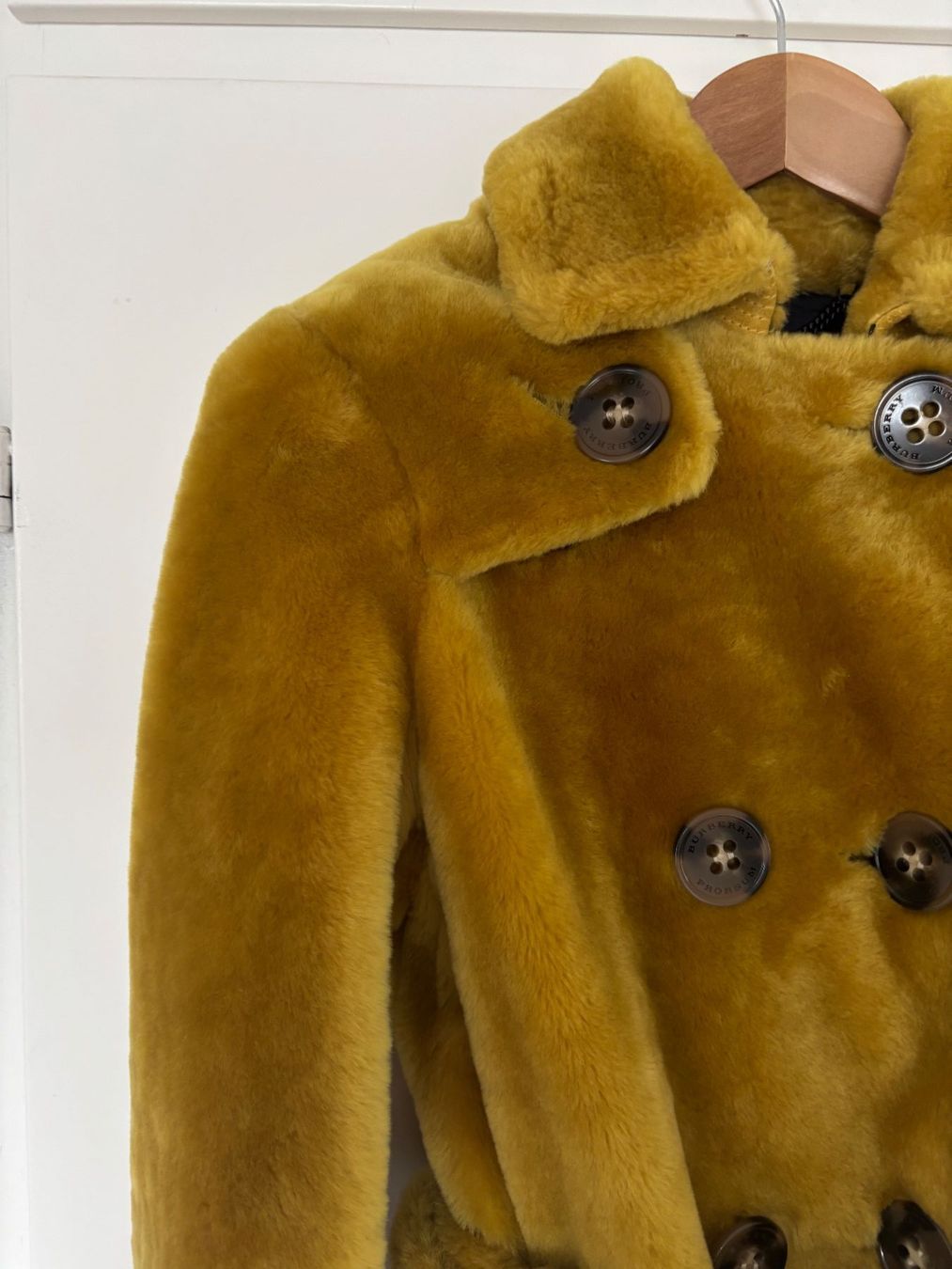 Burberry Cappotti: BURBERRY PRORSUM  Lammfellmantel IT38, 34 – Nuovo (secondo la descrizione) da Herrliberg venduto da mayfi 1
