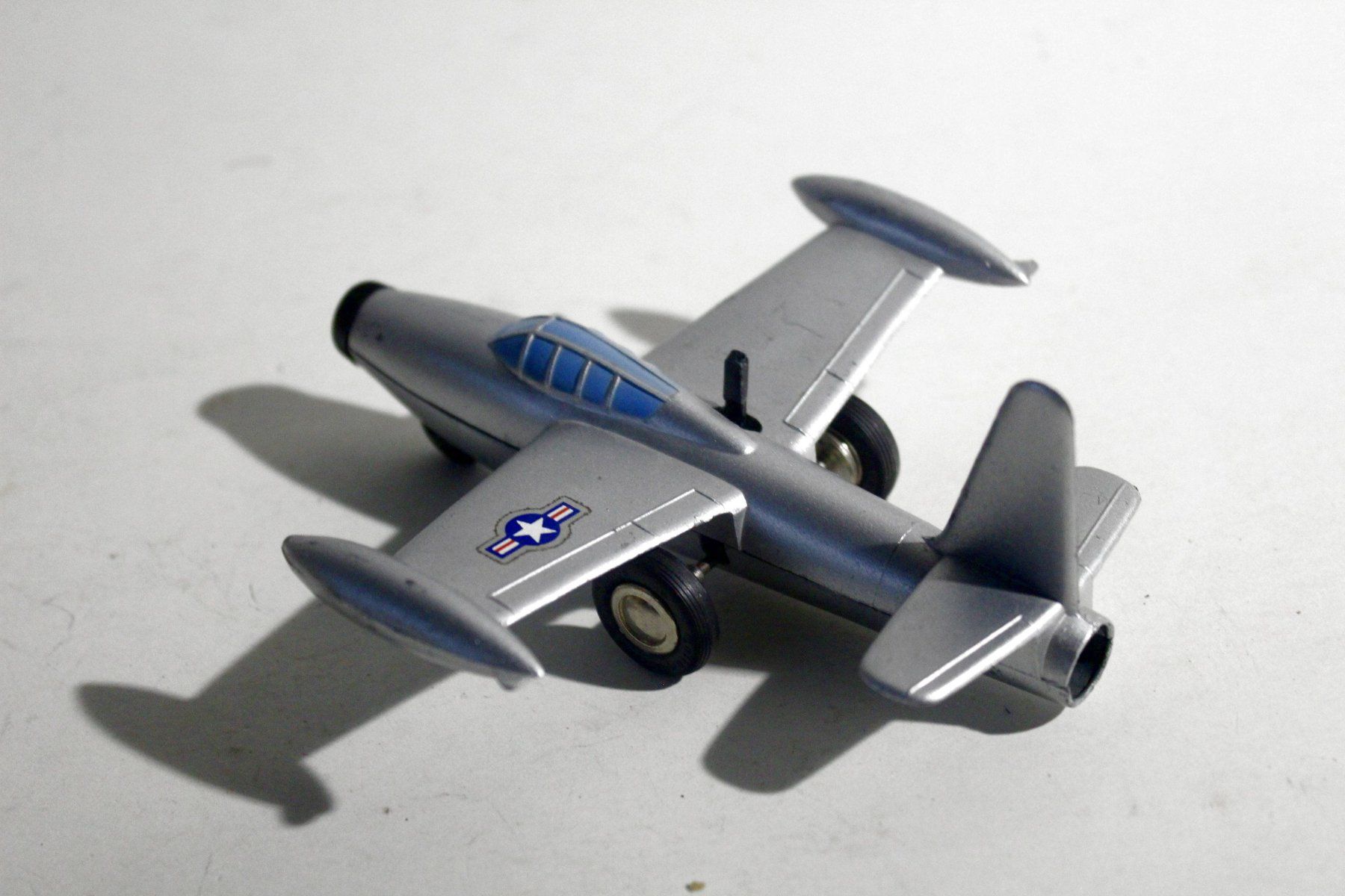Schuco Kit di modellismo & Modellini statici: Vintage Flugzeug SCHUCO Micro Jet 1030 - Thunderjet – Usato da Bern venduto da kultiges 4