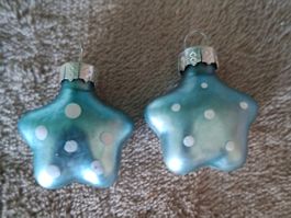 Zwei hellblaue Weihnachtskugeln Sterne aus Glas, neu