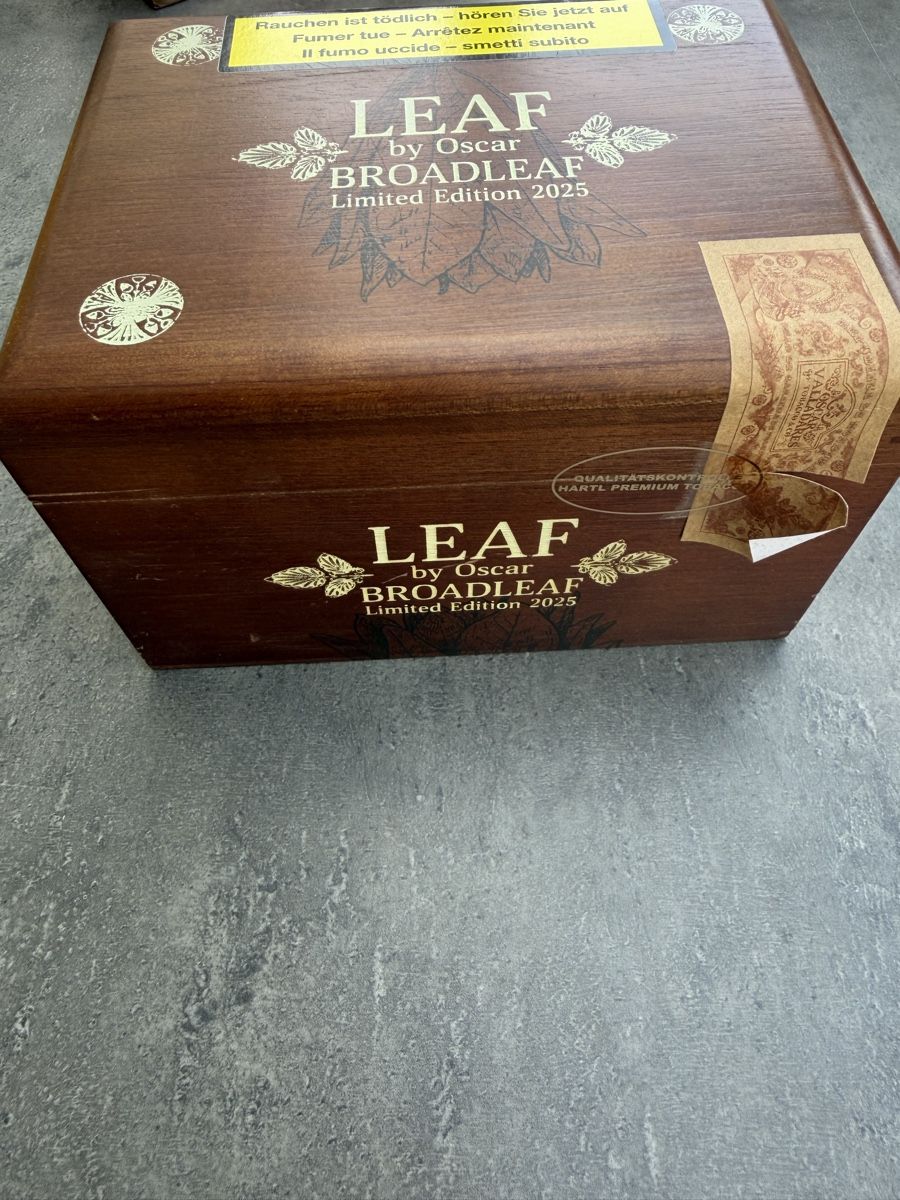 Sigari: LEAF by Oscar Broadleaf Limited Edition 2025 Holzbox – Usato da Seuzach venduto da kaufes8