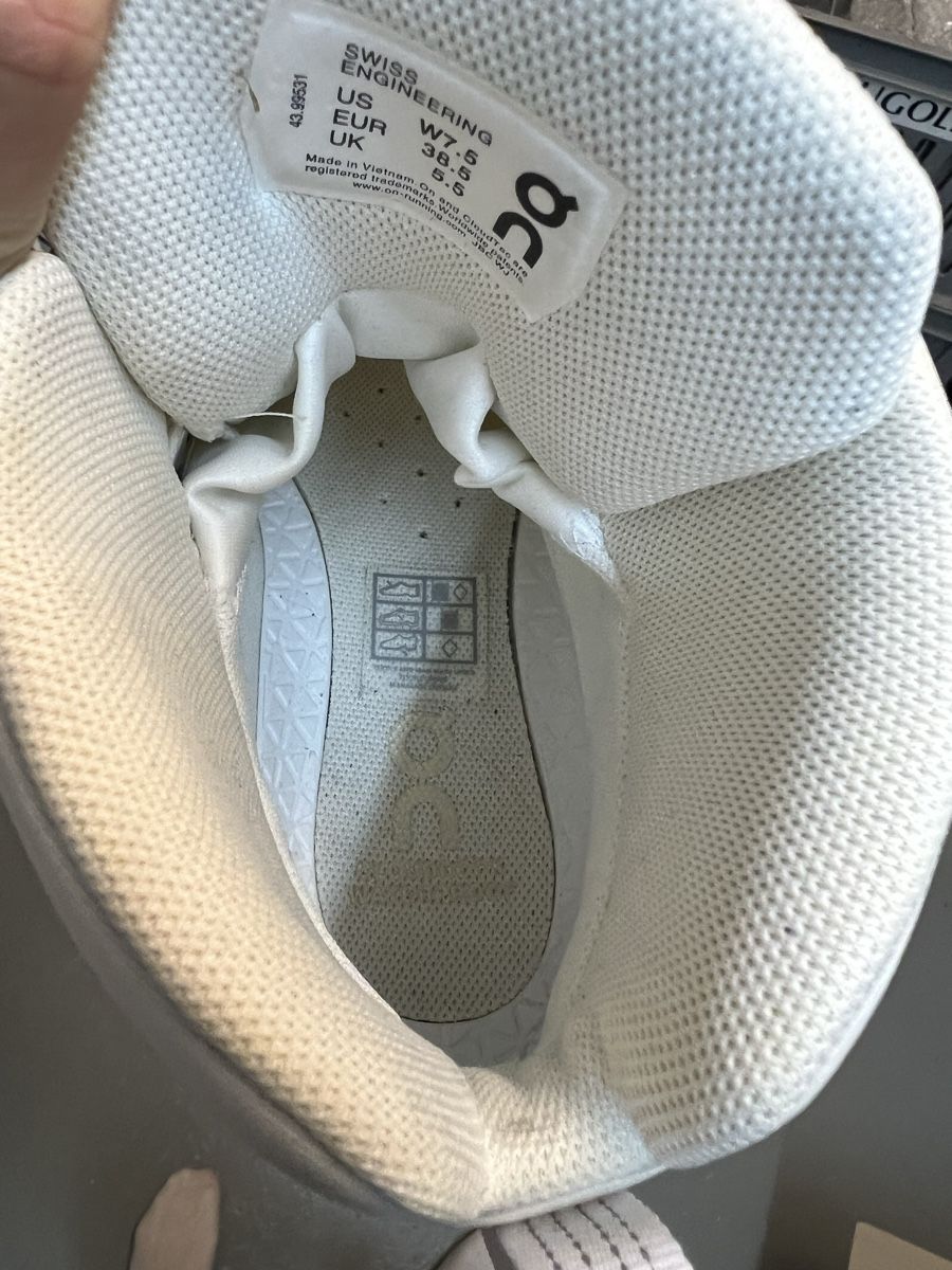 On Scarpe da donna: On Wanderschuhe wasserfest (neu) – Nuovo (secondo la descrizione) da Solothurn venduto da Spicar 4