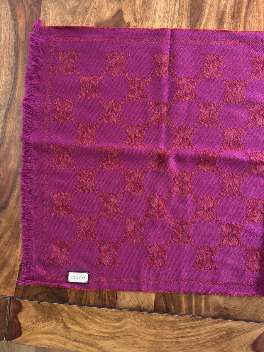 Gucci Foulard & Sciarpe: Gucci Schal roti / pink – Nuovo (secondo la descrizione) da Dietikon venduto da _cfic_ 3