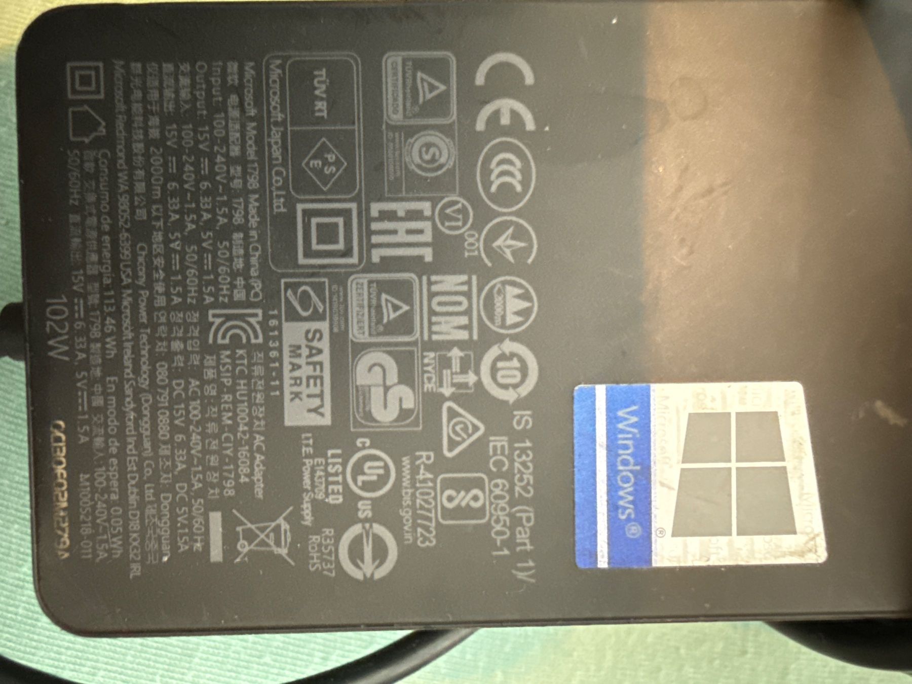 Microsoft Caricabatterie: Microsoft Netzteil 65 Surface (siehe bild) – Nuovo (secondo la descrizione) da stüsslingen venduto da Aless14 1