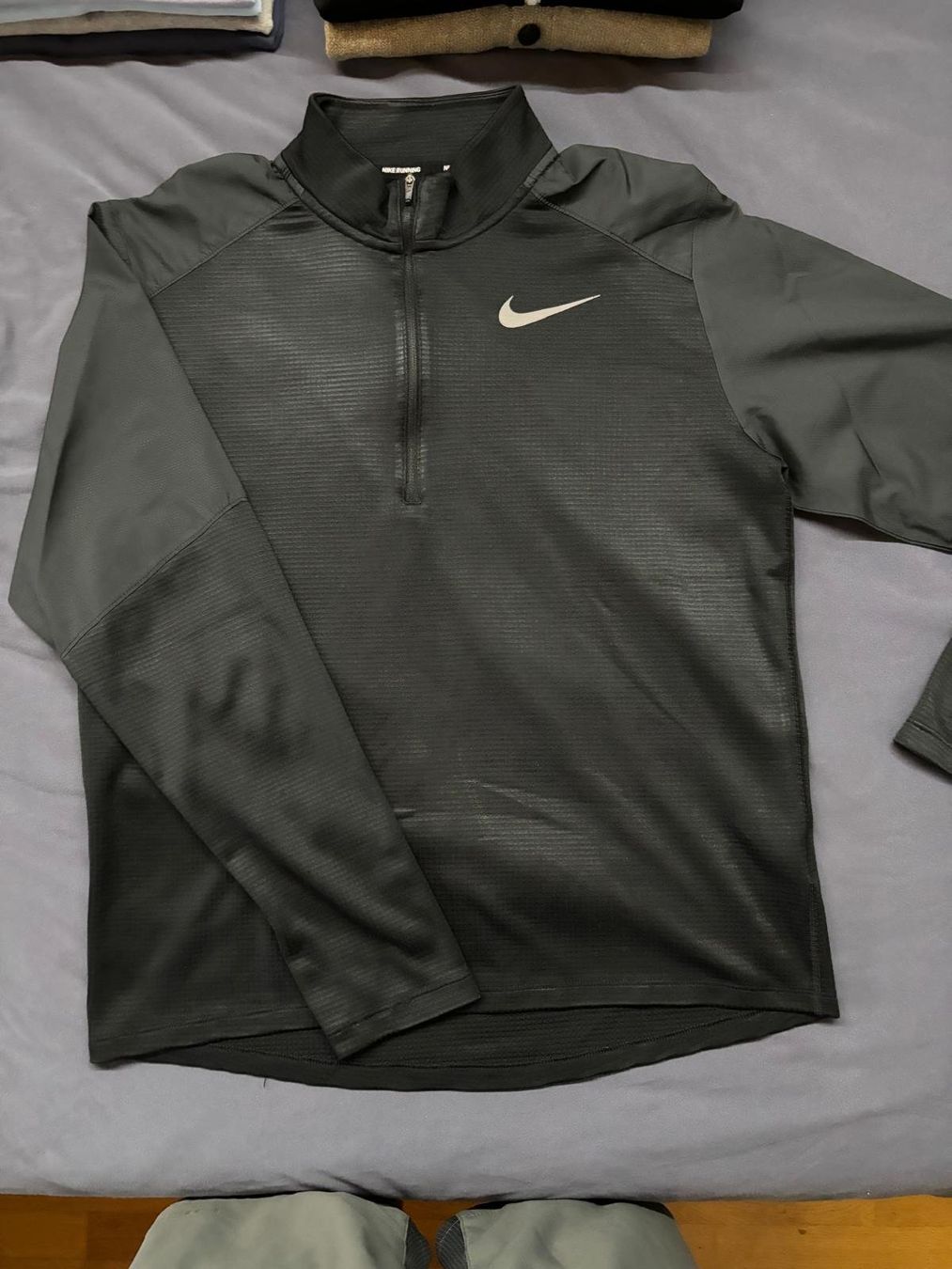 Pulls & Sweat-shirts: Nike Pullover Running – D'occasion à Stettlen par jas_m8ld 1