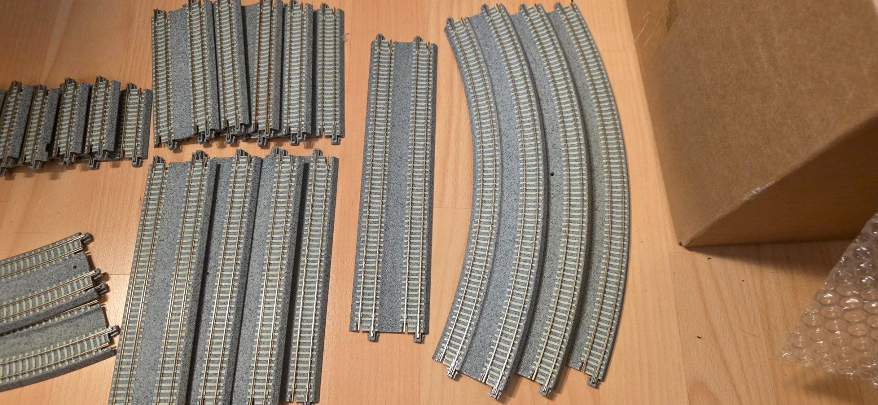 Kato Modellini di ferrovie: Kato Doppelgleise spur N 21 stück – Usato da Hochfelden venduto da Danizh0 3
