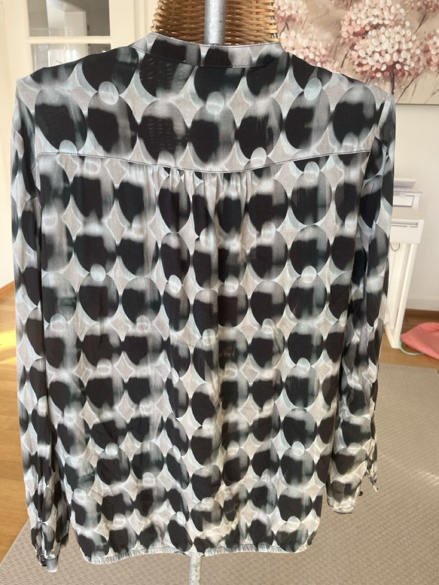 Blusen: Leichte Bluse, Cartoon, Gr. 38, – Gebraucht aus Solothurn von Bobesch08 3