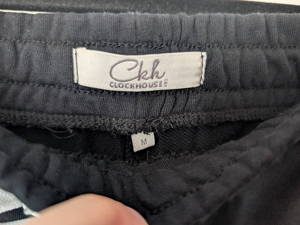 Pantalons: Black Shorts M – D'occasion à Erschwil par andora00 1