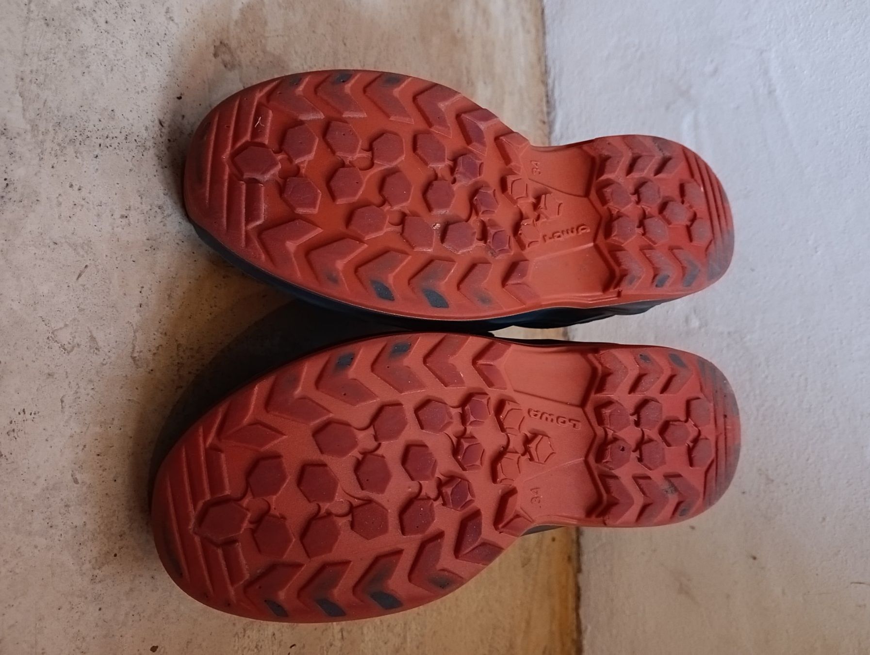 Scarpe per ragazzi: Wanderschuhe gefüttert 34 – Usato da Nänikon venduto da aweiss01 3