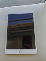 Apple iPad Mini 5 64GB + Logitech Tastatur