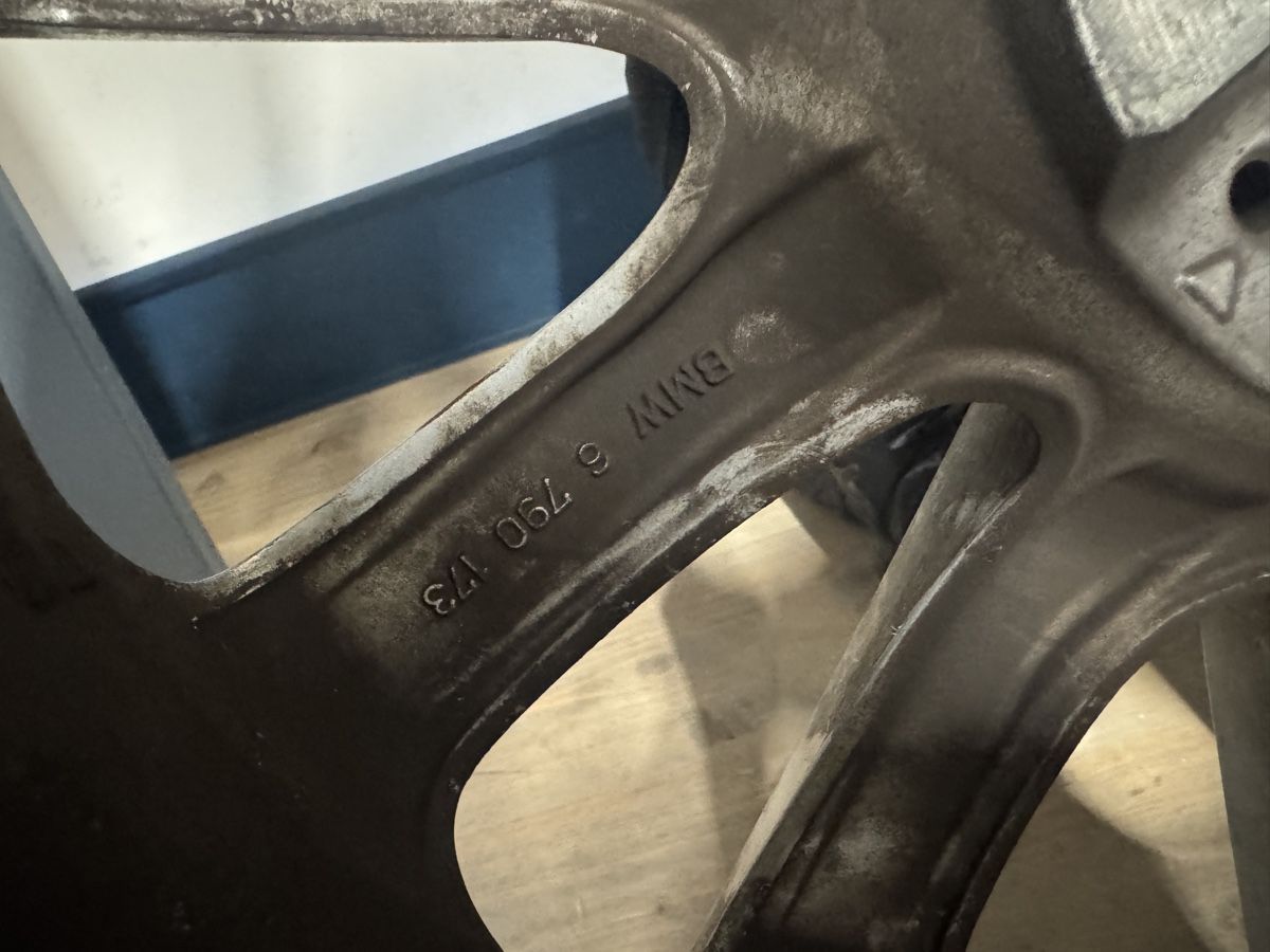 Pneumatici & Ruote complete: Bmw Winterräder zu Verkaufen  – Usato da Untersiggenthal venduto da Akokollari 8