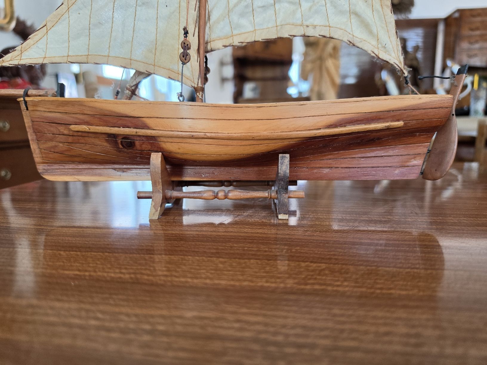 Kit di modellismo & Modellini statici: Segelschiff Modell aus Holz mit Ständer.. – Usato da Mettlen venduto da elios0888 8