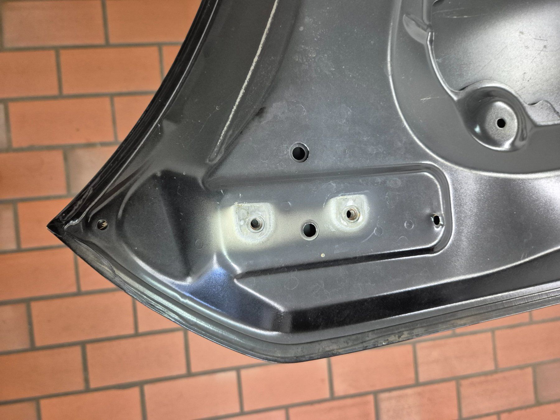 Suzuki Tutti pezzi di ricambio auto: Suzuki Swift Motorhaube – Usato da Bärau venduto da hanspioberli 4