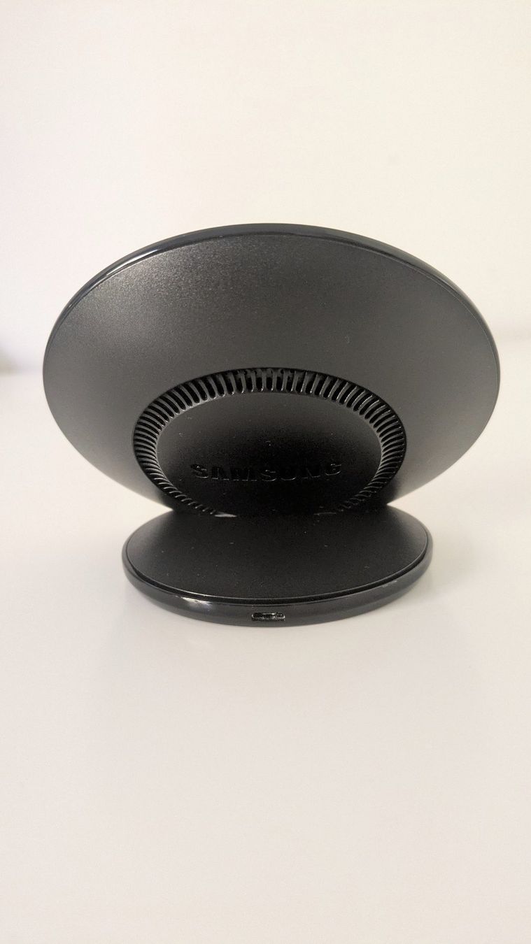 Samsung Caricabatterie: Caricabatterie wireless Samsung nero – Usato da Biasca venduto da TheSeo 1