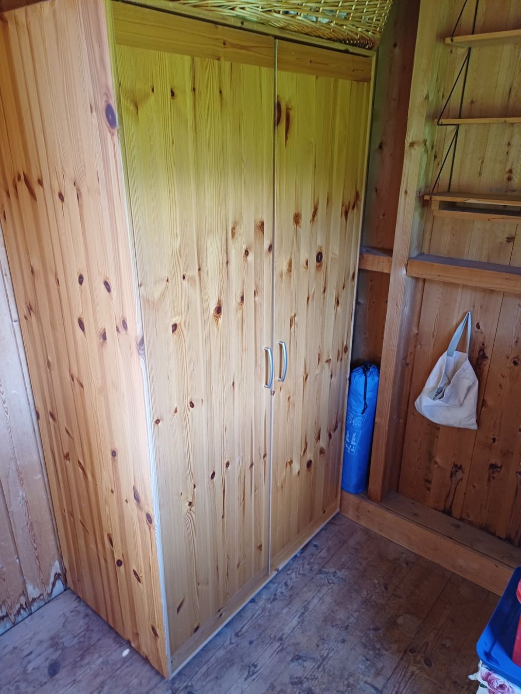 Flexa Armoires: Kleiderschrank breit – D'occasion à Spiez par zturieowpq