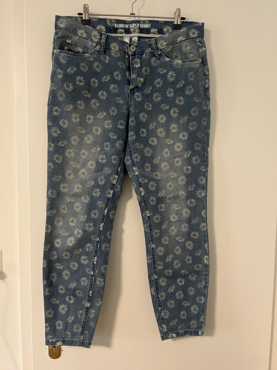 Jeans: Gänseblümchen Jeans Gr.42 – Usato da Winterthur venduto da mel_wy