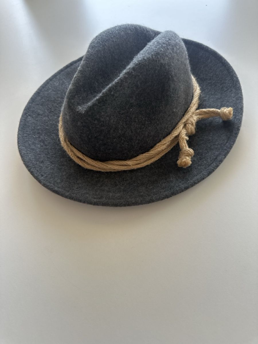Copricapi, berretti & cappellini: Grauer Wollhut Gr. 56 mit Seil – Usato da Zürich venduto da ste_tc7b