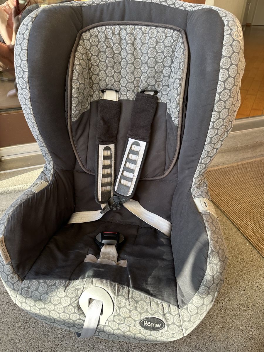 Britax Römer Sièges auto: Auto Kindersitz Römer – D'occasion à Steinhausen par Lene84 2