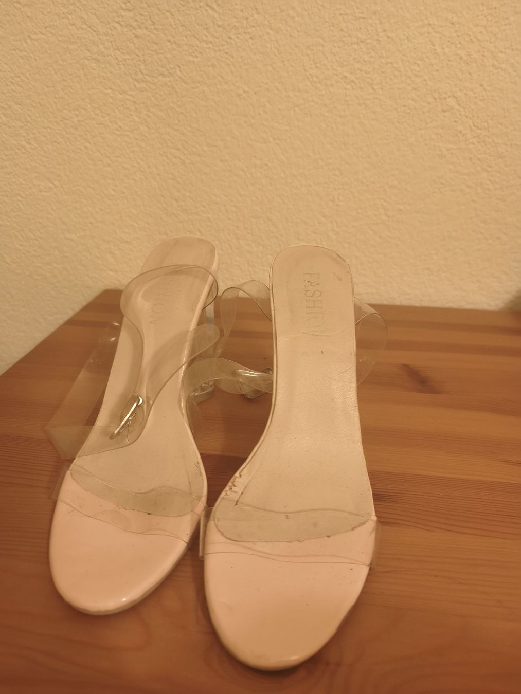 Damenschuhe: High Heel durchsichtiger Schuh – Gebraucht aus Luzern von Schneuger1 1