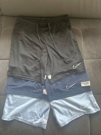 Nike Sporthosen kurz