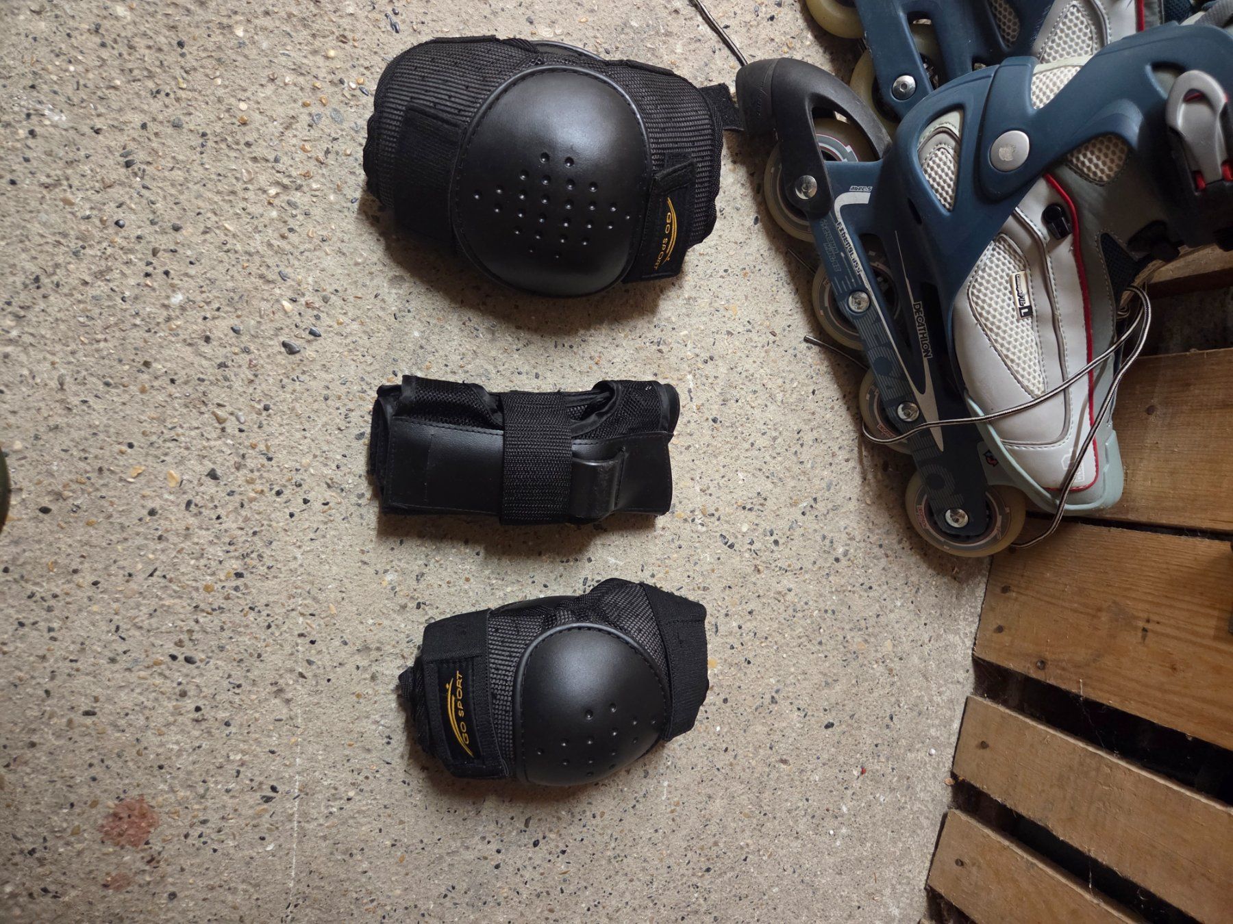 Pattini in linea & Pattini a rotelle: Patins a roulette avec protections – Usato da Yverdon-les-bains venduto da vwg_89 2