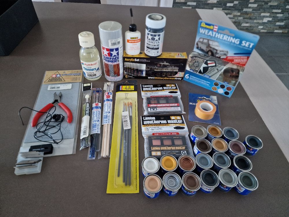 Lot de 5 pots de peinture pour modélisme - Modélisme Lot de 5 pots de peinture pour modélisme - Modélisme