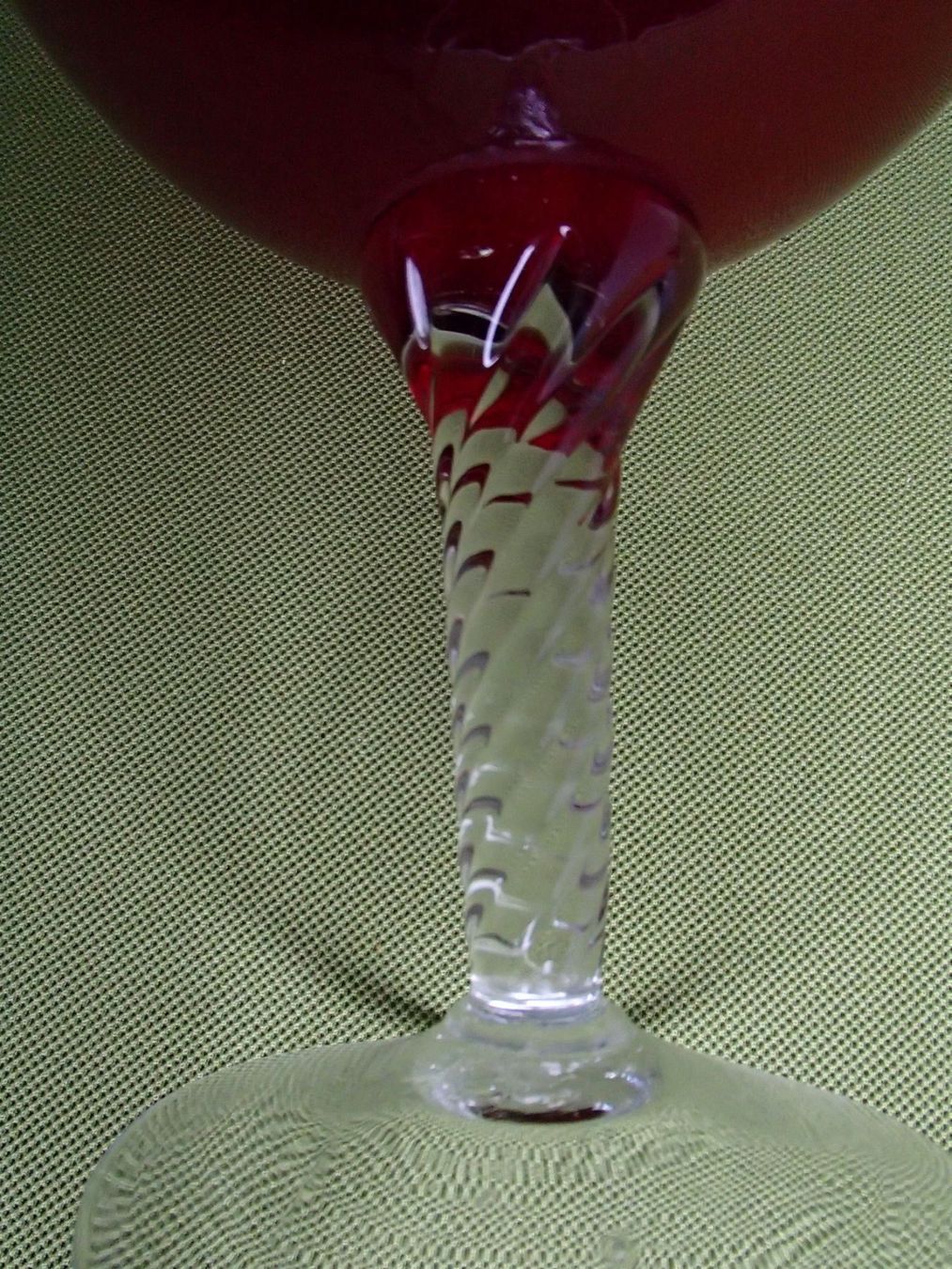 Bicchieri: grosses rotes MURANO Glas oder Schale auf gedrehtem Fuss – Usato da Schöfflisdorf venduto da pullux 1