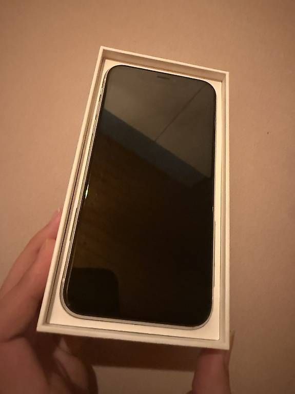 Telefoni cellulari / Smartphones: IPhone XR weiss 64GB – Usato da Sarnen venduto da ale_7ph7 1