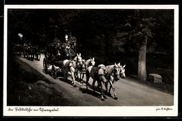 Postutsche auf einer Strasse im Schwarza