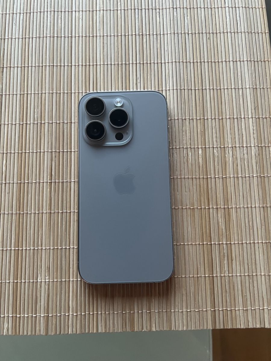 Apple Telefoni cellulari / Smartphones: iPhone 15 pro 128gb ab 1.- DEFETK – Difettoso da Zürich venduto da Yoni_to