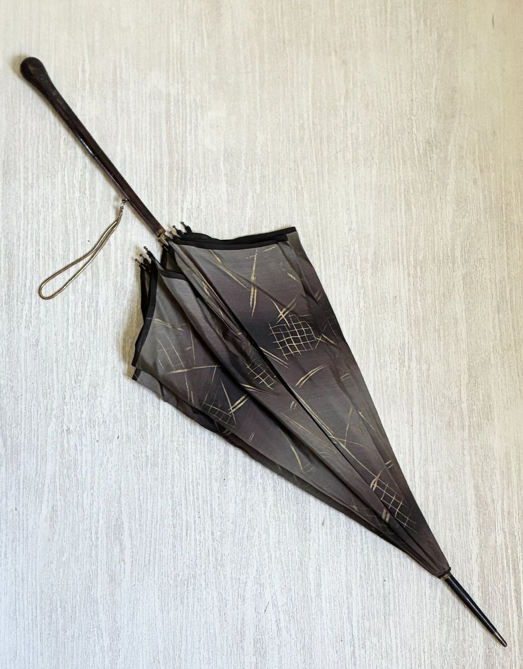 Ombrelli: Vintage Flanier/Seidenschirm mit Bakelitgriff – Usato da Kloten venduto da Nephty 1