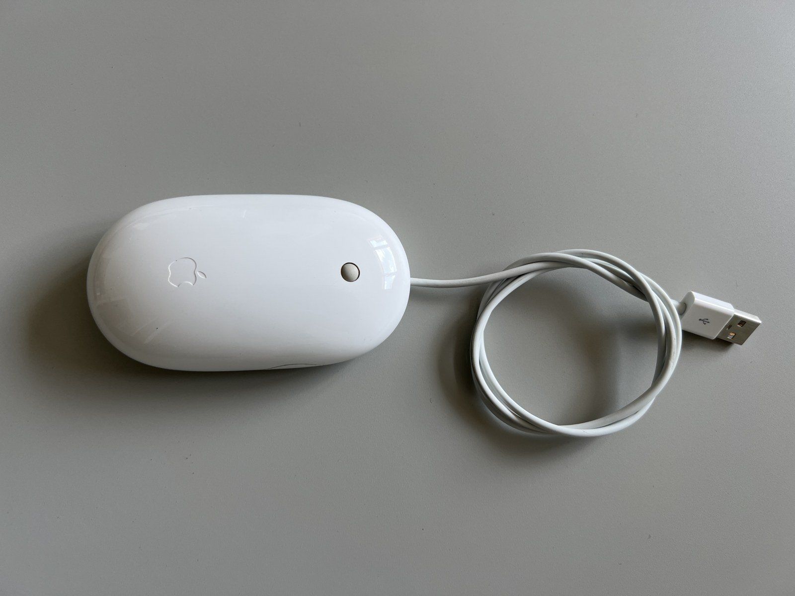 Apple Mouse: Apple Mighty Mouse A1152 USB weiss mit Originalbox – Usato da Zürich venduto da Kollege7