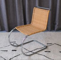 MR 1O Freischwinger  Ludwig Mies Van Der Rohe von Thonet