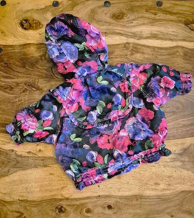 stylische dünne Jack mit Blumen Grösse 86-92