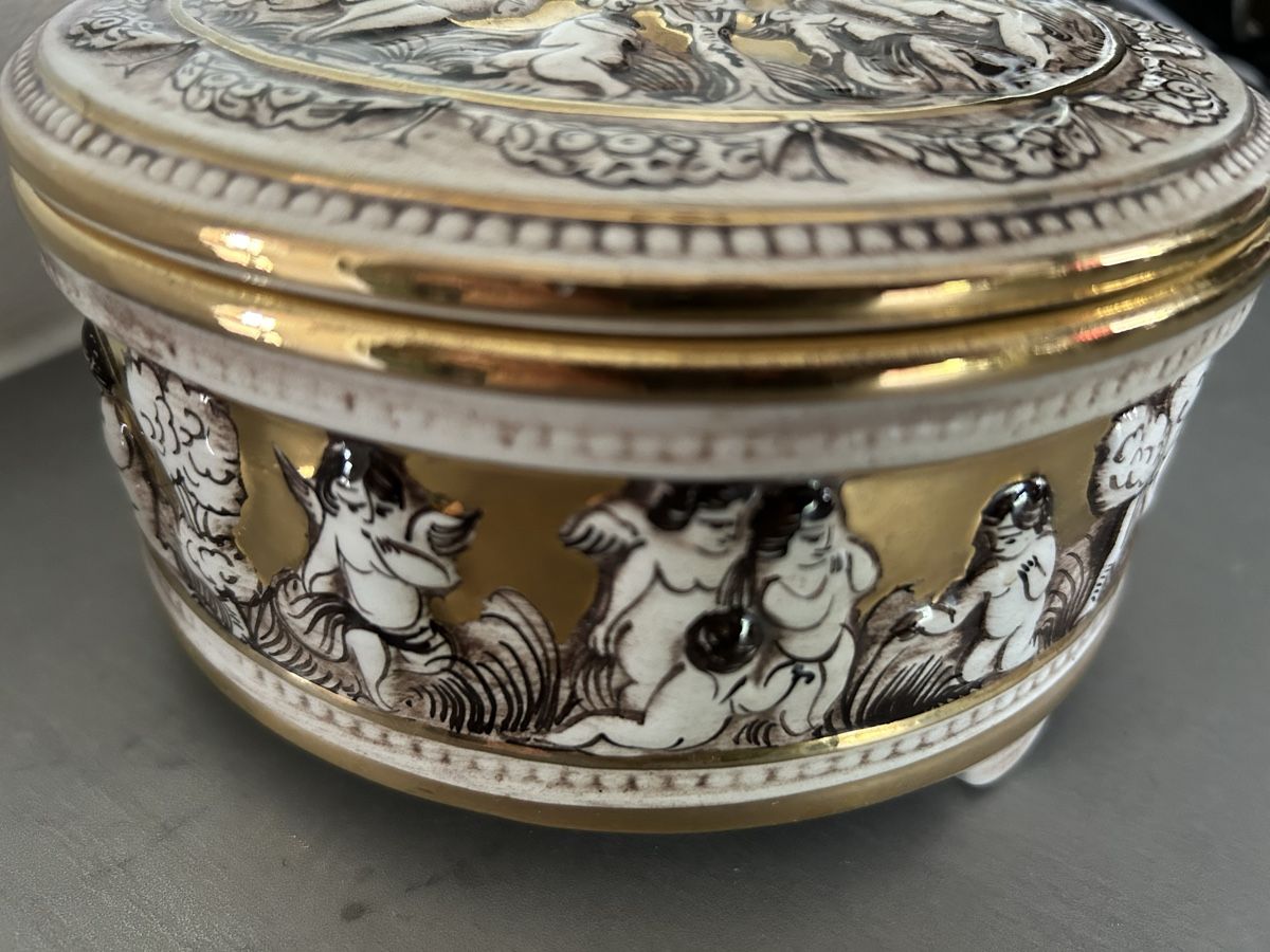 Coupes: Traumhafte Capodimonte Porzellan Dose – Neuf (Voir description) à Hofstetten SO par Treasurefinds 2