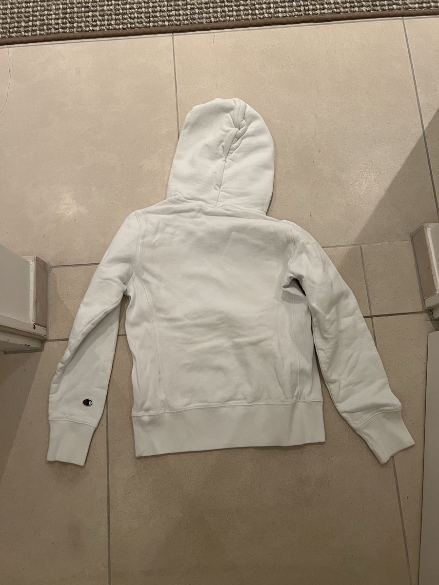 Champion Maglioni & Felpe: Pullover – Usato da Wollerau venduto da emelyvalerie 2