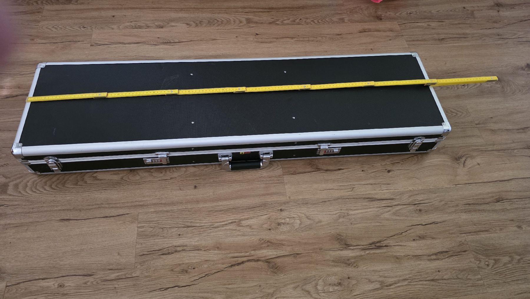 Valises de voyage: Waffenkoffer abschliessbar – D'occasion à Zumikon par Ch31044