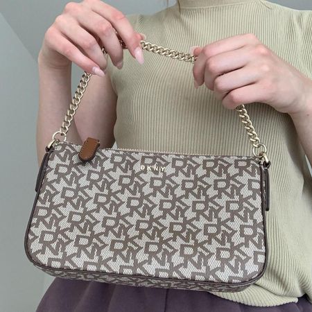 DKNY Baguette Bag mit Kette, neuwertig, super Zustand!