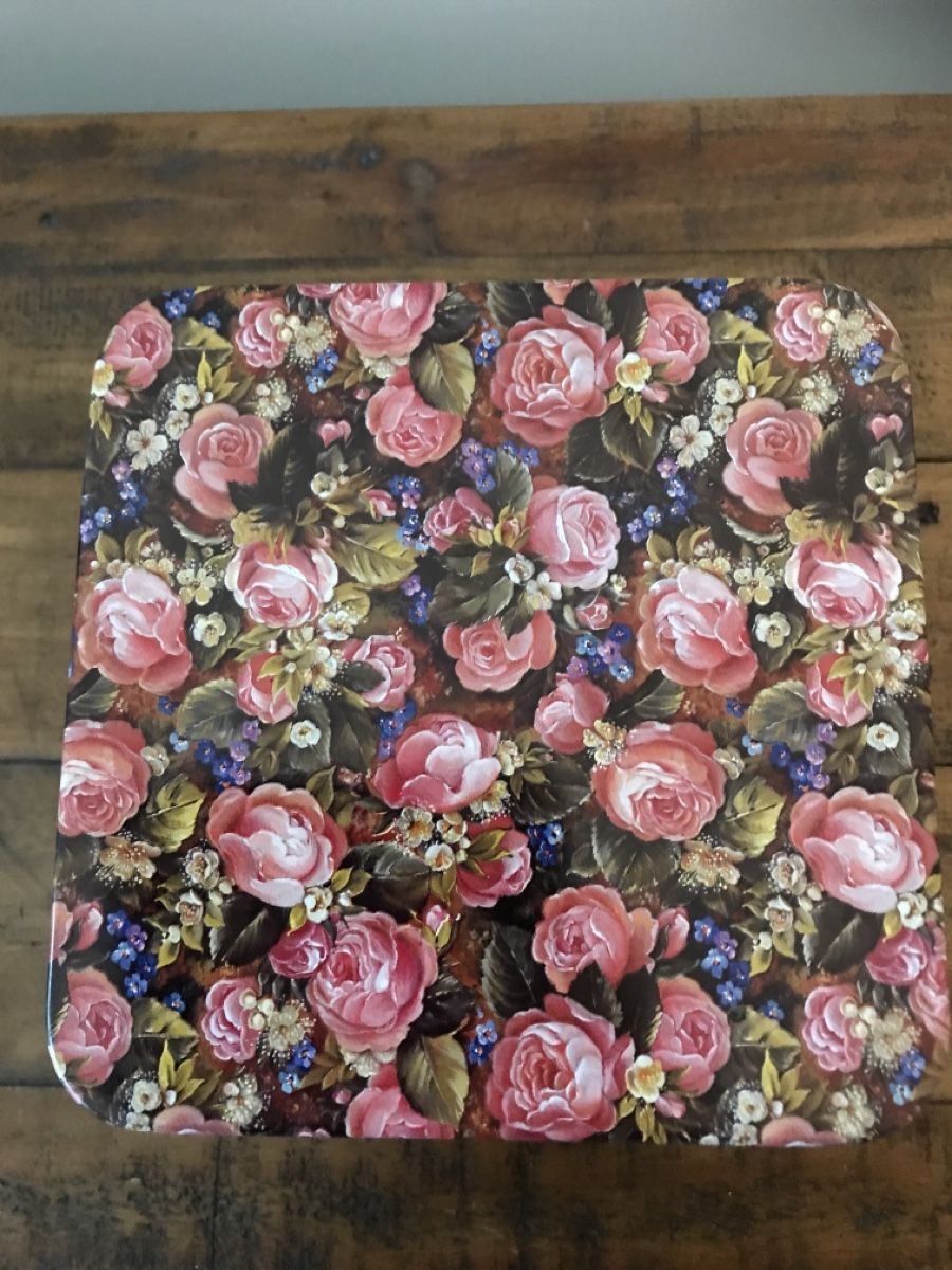 Sonstige Dekorationen & Accessoires: Vintage Blechdose mit Rosenmotiv – Gebraucht aus Rapperswil SG von cosiba01 2