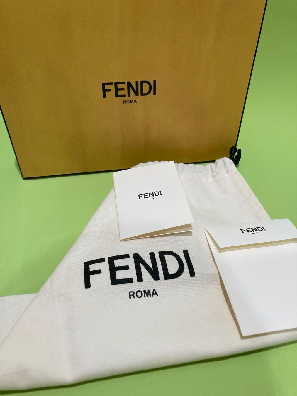 Fendi Borse da donna: Fendi mini Bag charm (NEW) – Nuovo e nell'imballaggio originale da Paradiso venduto da Kayakara 6