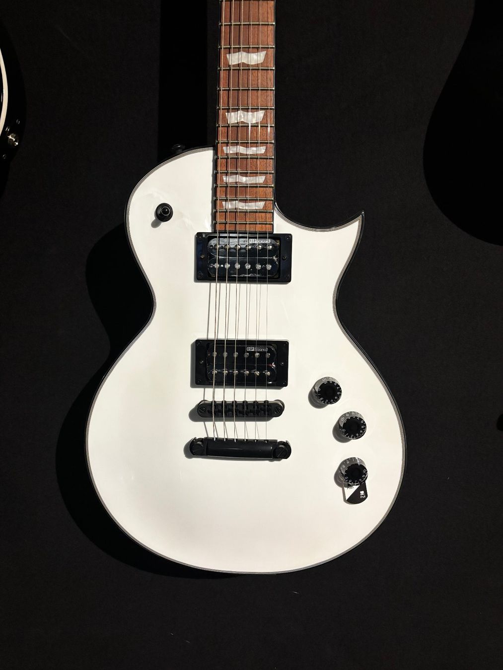 Esp Strumenti musicali: ESP LTD EC-256 Snow White E-Gitarre – Nuovo e nell'imballaggio originale da Kaiserstuhl AG venduto da GTM-Kaiserstuhl 1