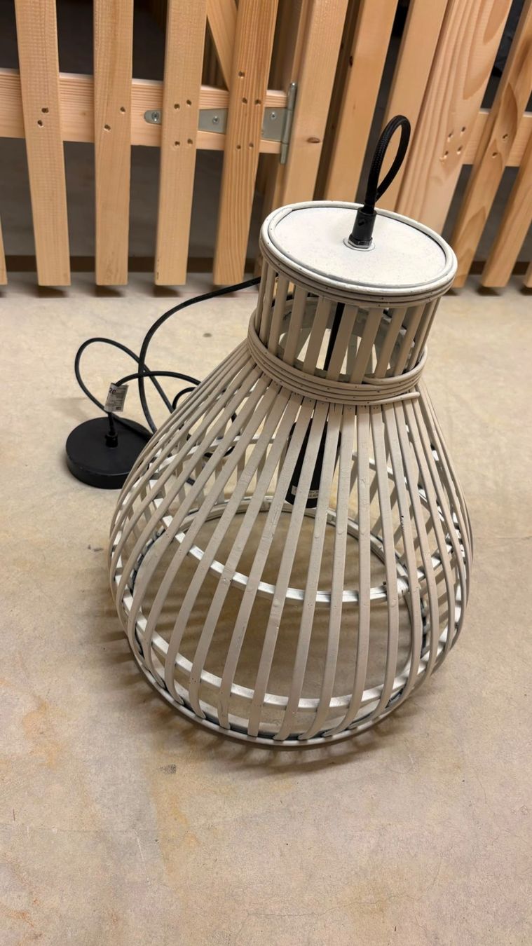 Lustres & lampes de plafonds: Hängelampe Rattangeflecht – D'occasion à Roggwil BE par ala_fr6w