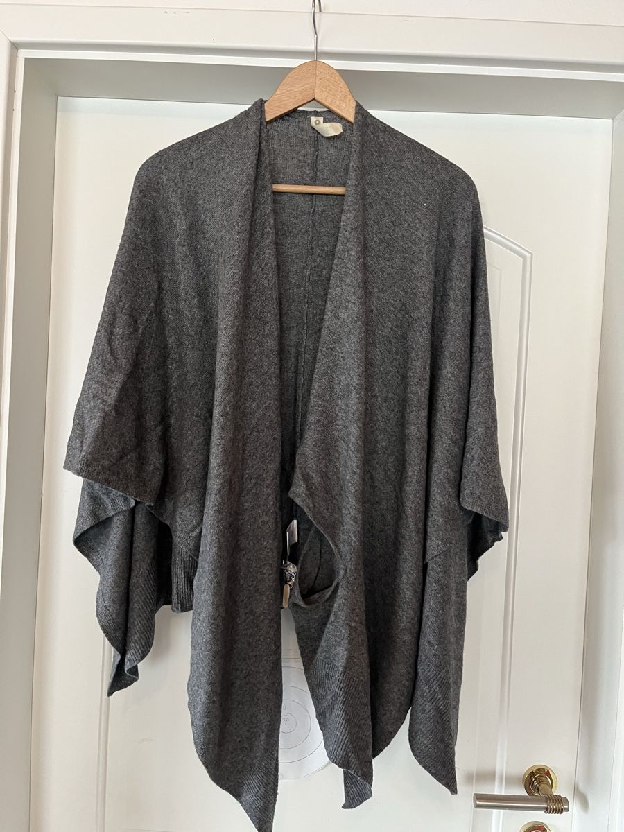 Altro in Moda donna: Warme Strick-Ted Cape mit Cashmere & Wolle, Grau. – Nuovo (secondo la descrizione) da Suhr venduto da nataschaad