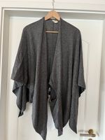 Warme Strick-Ted Cape mit Cashmere & Wolle, Grau.