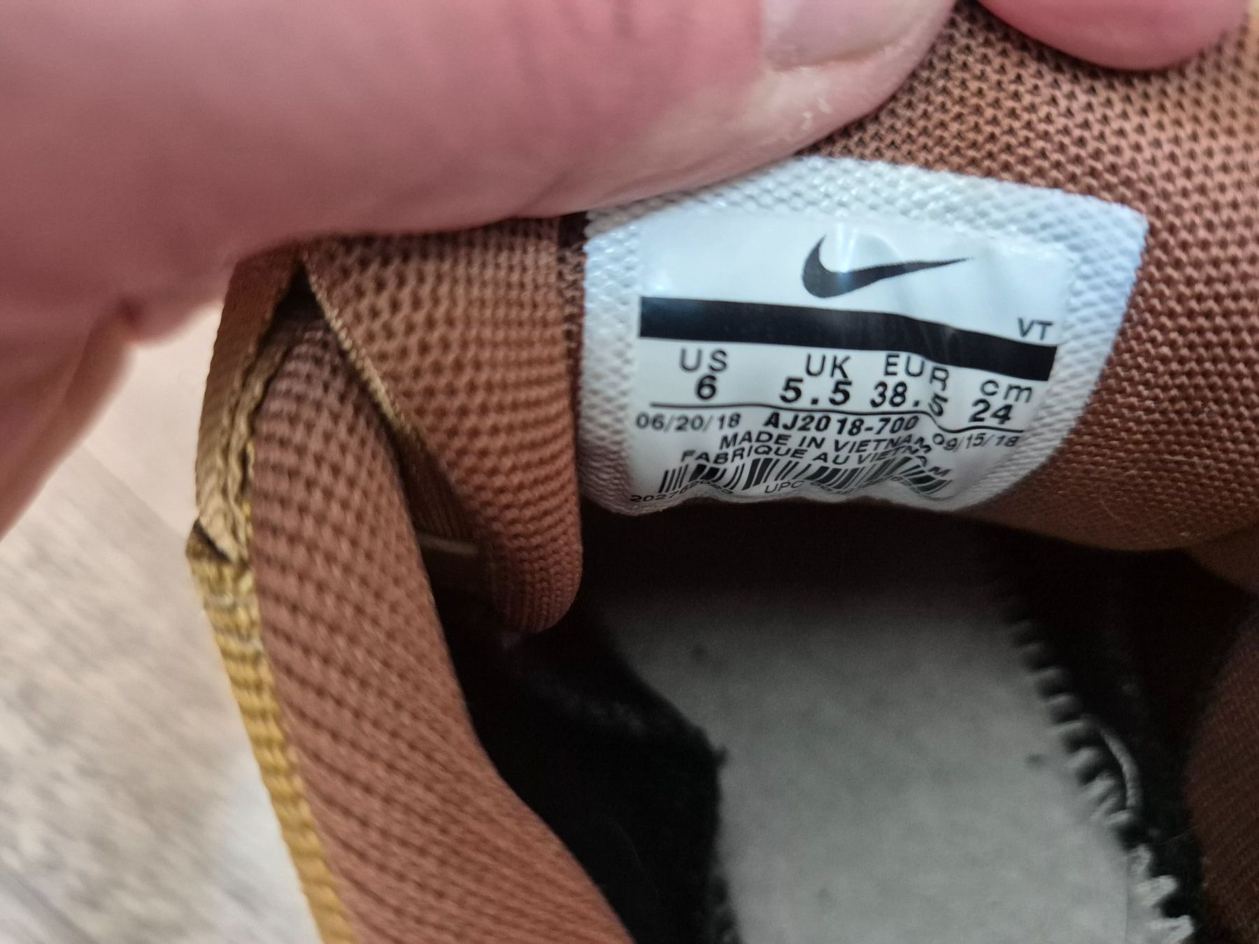 Nike Scarpe da donna: Nike Air Max golden size 38.5 – Usato da Zürich venduto da monadiederich 5