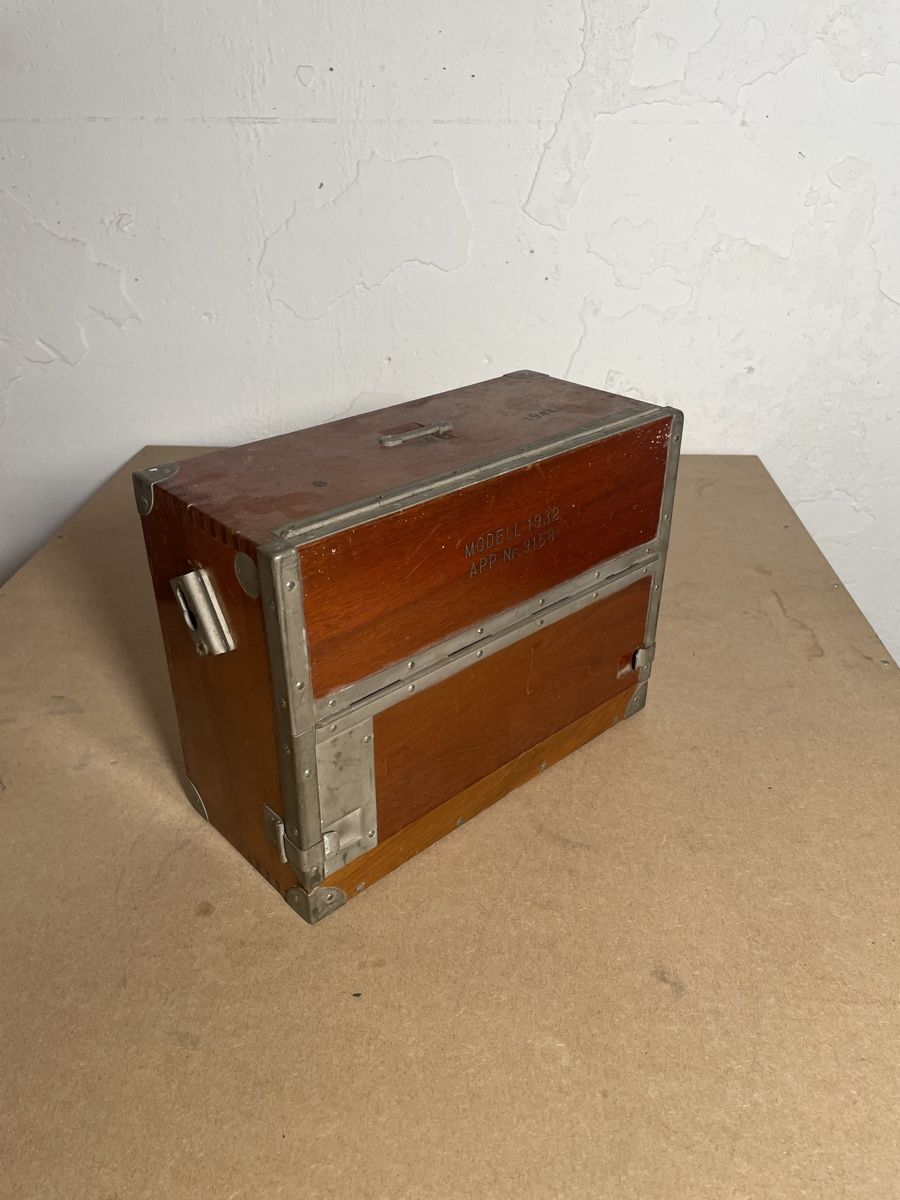 Telefone: Schweizer Armee - Feldtelefon Modell 1932 – Defekt aus Fribourg von JohnB4 4