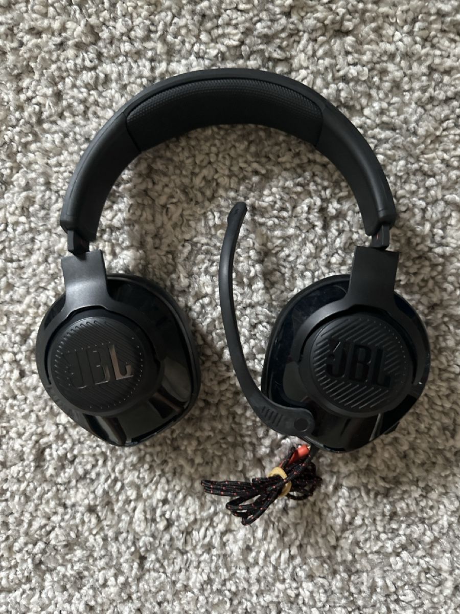 JBL Kopfhörer: JBL Quantum 200 Gaming Headset - Top Zustand! Schwarz – Neu (gemäss Beschreibung) aus Roggwil von oli_nmb5