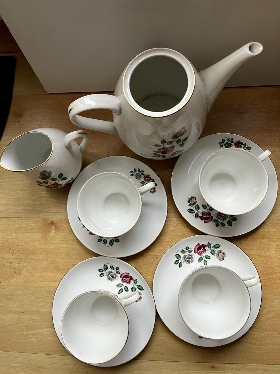 Set di piatti: Vintage-Teeservice mit Blumenmotiv – Usato da Zürich venduto da BBET2025 1