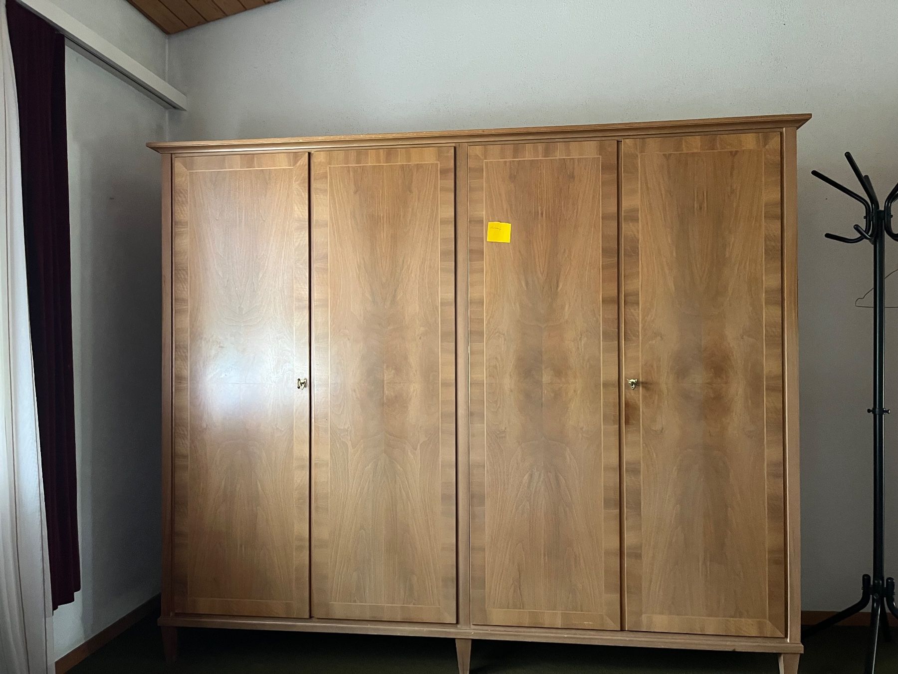 Schränke: Kleiderschrank – Gebraucht aus Schaffhausen von weintrotte