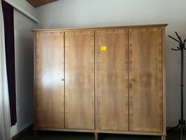 Kleiderschrank